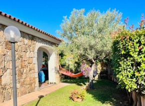 ISS Travel, Molly's Garden - 2-bedroom apartment with air-condition San Teodoro